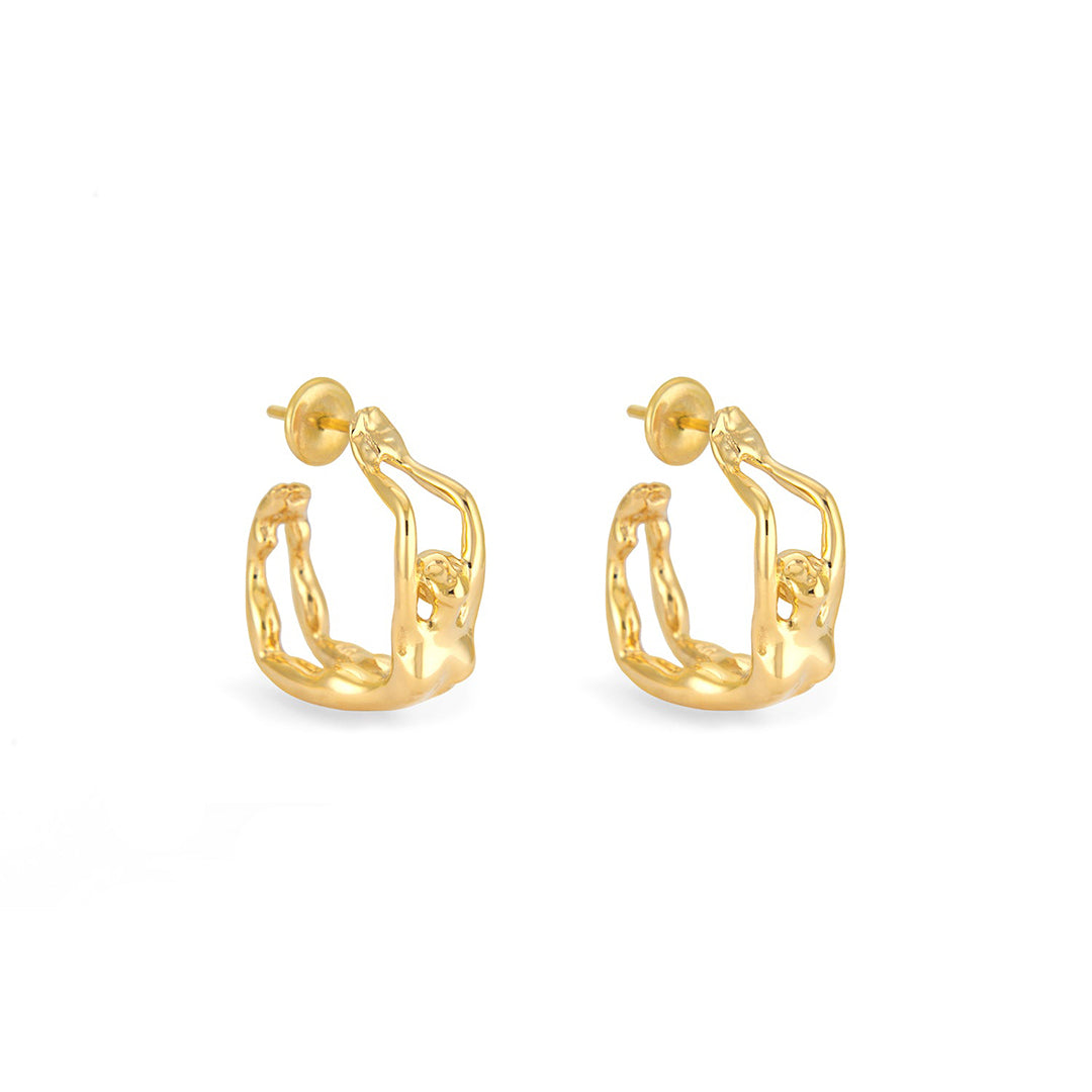 Paola Vilas Brinco Louise uma joia escultural de corpo feminino em prata 925 ou prata com banho de ouro 18k, uma de nossas joias icônicas. Joias femininas.