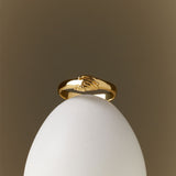 PAOLA-VILAS-OURO-18K-ALIANÇAS-ANEIS-CASAMENTO-NOIVADO-MÃOS-ENCONTRO-ELO