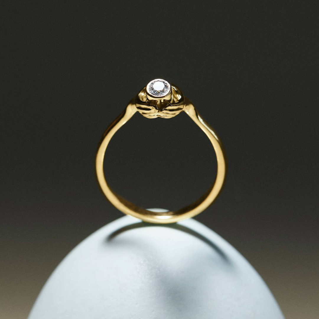 PAOLA-VILAS-ANEL-ALIANCA-DIAMANTE-NOIVADO-OURO-18K