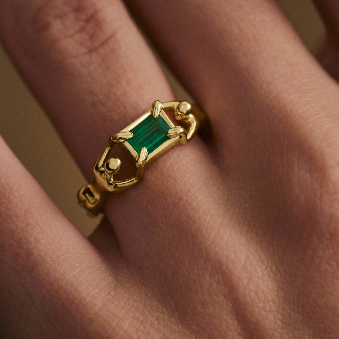PAOLA-VILAS-OURO-18K-ALIANÇAS-ANEIS-CASAMENTO-NOIVADO-ESMERALDA