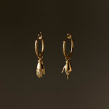 Brinco Argola Petit Genet + Cora Ouro 18k