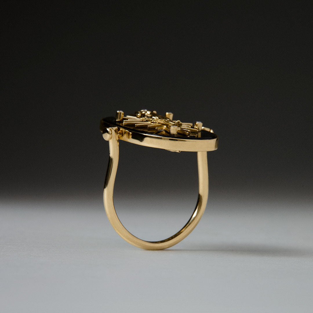 PALA-VILAS-ANEL-JOIAS-ESCULTURAS-FEMININAS-OURO-18K-DIAMANTE-ESMERALDA