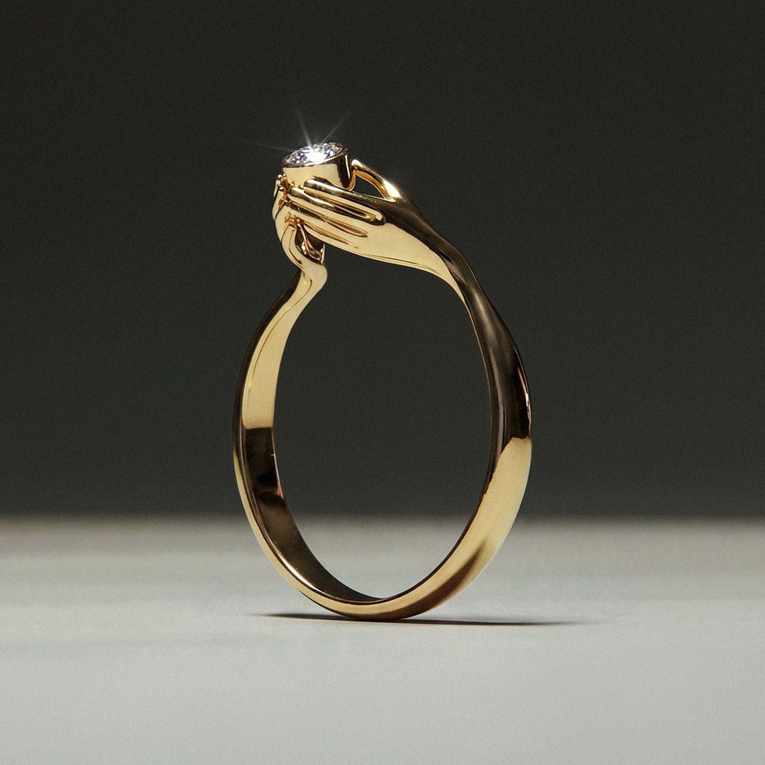 PAOLA-VILAS-ANEL-ALIANCA-DIAMANTE-NOIVADO-OURO-18K