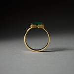 PAOLA-VILAS-ANEL-GESTO-OURO-18K-ESMERALDA-MAOS