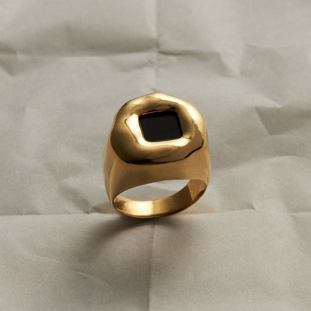 PAOLA-VILAS-ANEL-JOIAS-ESCULTURA-VESTIVEL-OURO-18K-PRATA-925