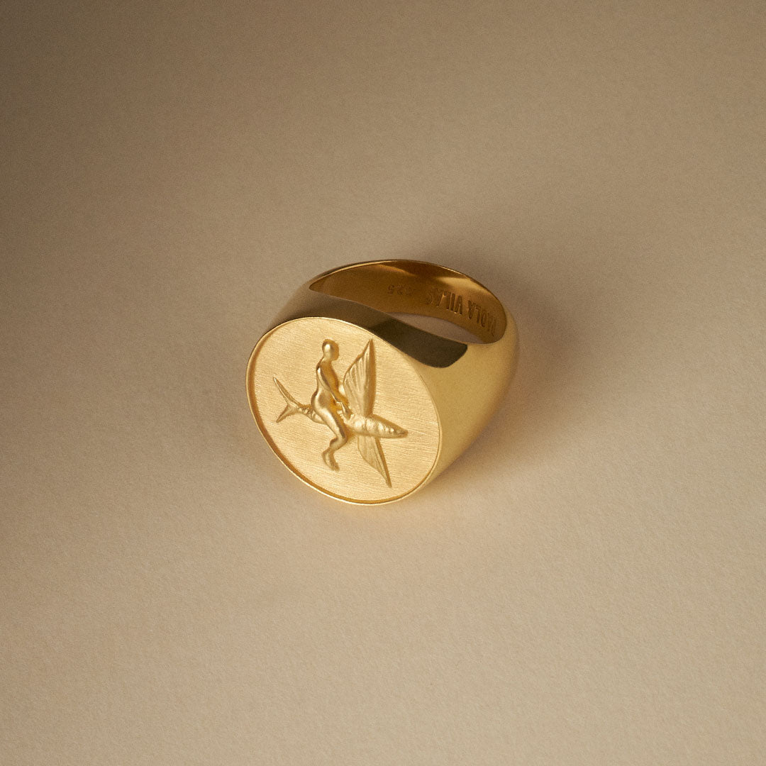 PAOLA-VILAS-ANEL-MEDALHA-O-SONHO-PRATA-925-BANHO-OURO-18K-JOIAS-CORPOS-FEMININOS