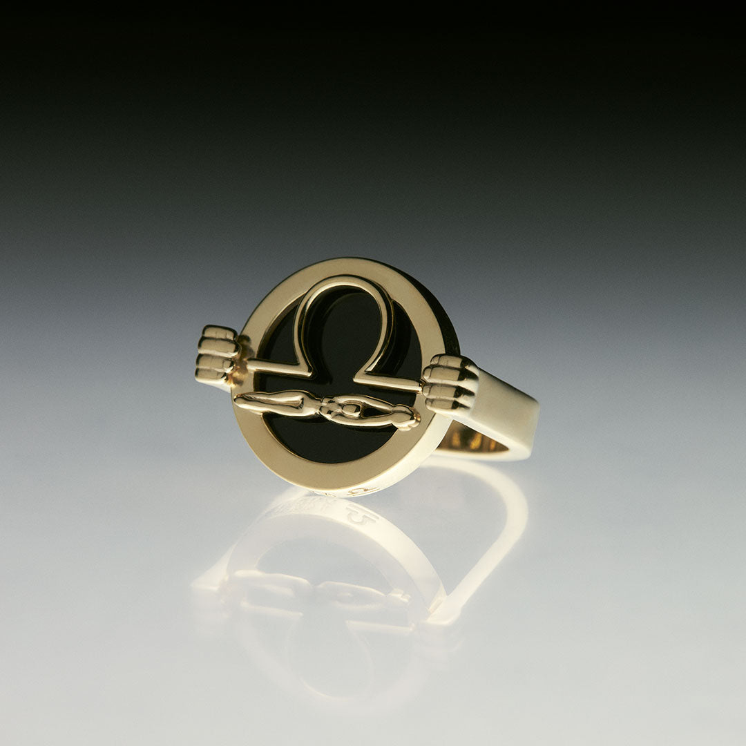 PAOLA-VILAS-ANEL-ZODIACO-PRATA-LIBRA-CORPOS-JOIAS-FEMININAS-PRATA-BANHO-18K-