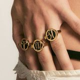 PAOLA-VILAS-ANEL-ZODIACO-PRATA-OURO-LEAO-CORPOS-JOIAS-FEMININAS-PRATA-BANHO-18K-