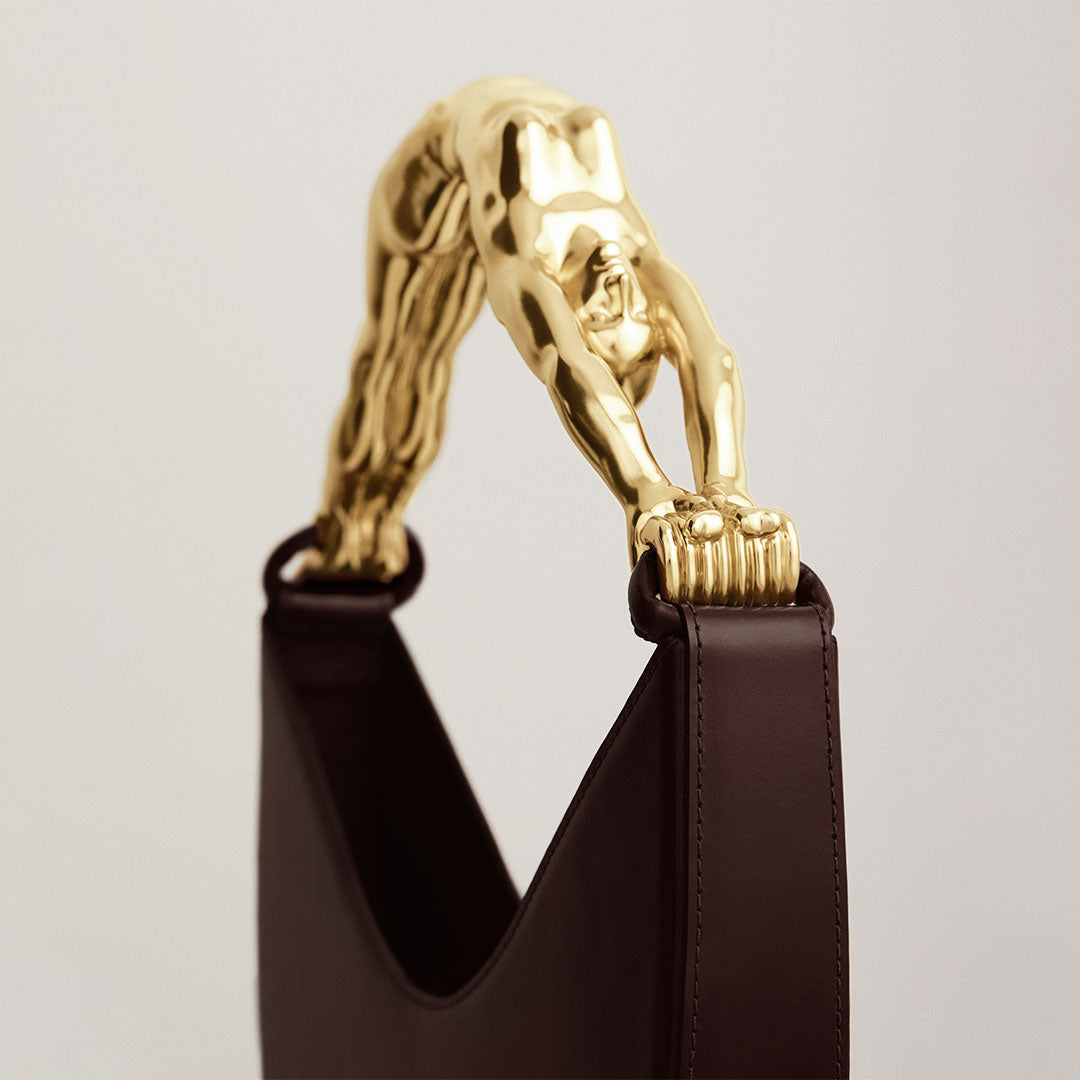 PAOLA-VILAS-BOLSA-ESCULTURA-VESTIVEL-CORPO-FEMININO-MULHER-JOIAS-MARROM