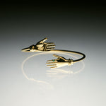 PAOLA-VILAS-BRACELETE-JOIA-FEMININA-ESCULTURA-MAOS