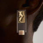 PAOLA-VILAS-BRINCO-LINA-BO-BARDI-OURO-18K-CRISTAL-ESCULTURA-VESTIVEL-CAVALETE-JOIAS-CORPOS-FEMININOS