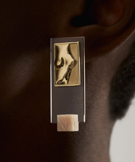 PAOLA-VILAS-BRINCO-LINA-BO-BARDI-OURO-18K-CRISTAL-ESCULTURA-VESTIVEL-CAVALETE-JOIAS-CORPOS-FEMININOS