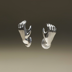 PAOLA-VILAS-BRINCO-LUI-PRATA-925-JOIAS-FEMININAS-MAOS-ESCULTURAS-VESTIVEIS