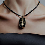 PAOLA-VILAS-PENDENTE-JOIA-CORPOS-FEMININOS-OURO-18K-DIAMANTE-ESMERALDA-AGATA-NEGRA