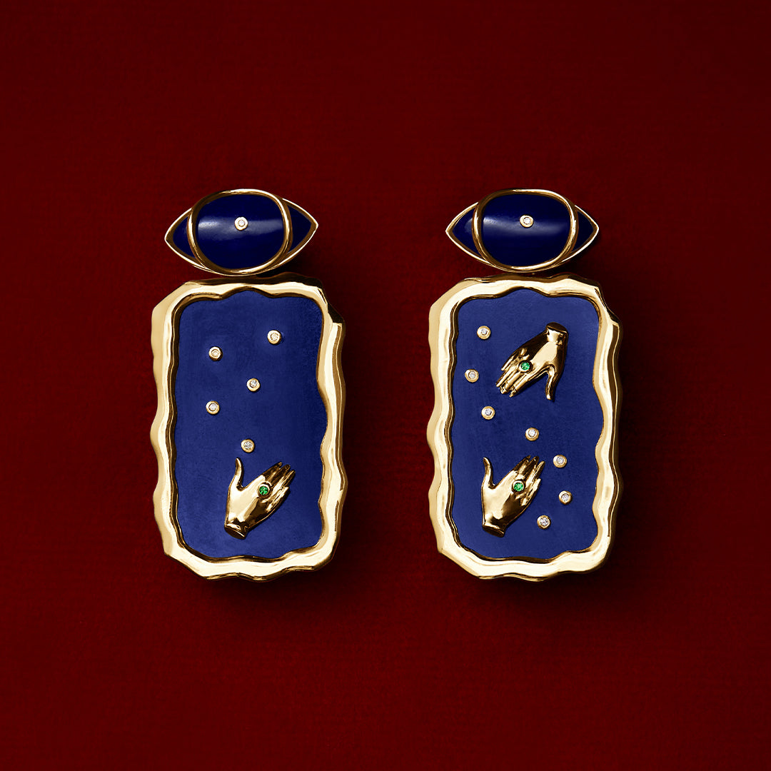 PAOLA_VILAS_BRINCOS_OURO_18K_JOIAS_FEMININAS_DIAMANTE_ESMERALDA_MÃOS