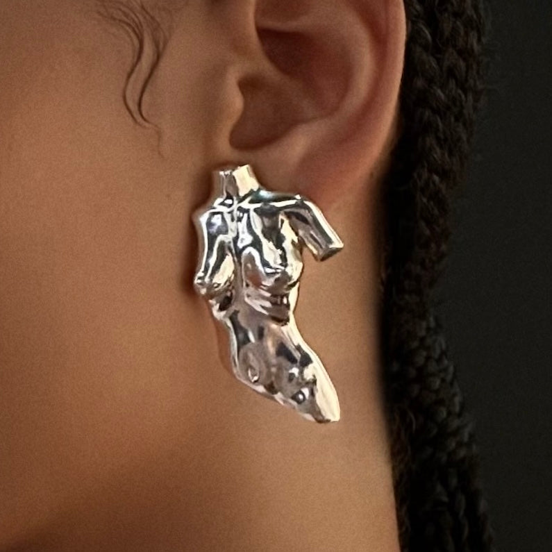 Paola Vilas brinco Lynch joia disponível em Prata 925. 