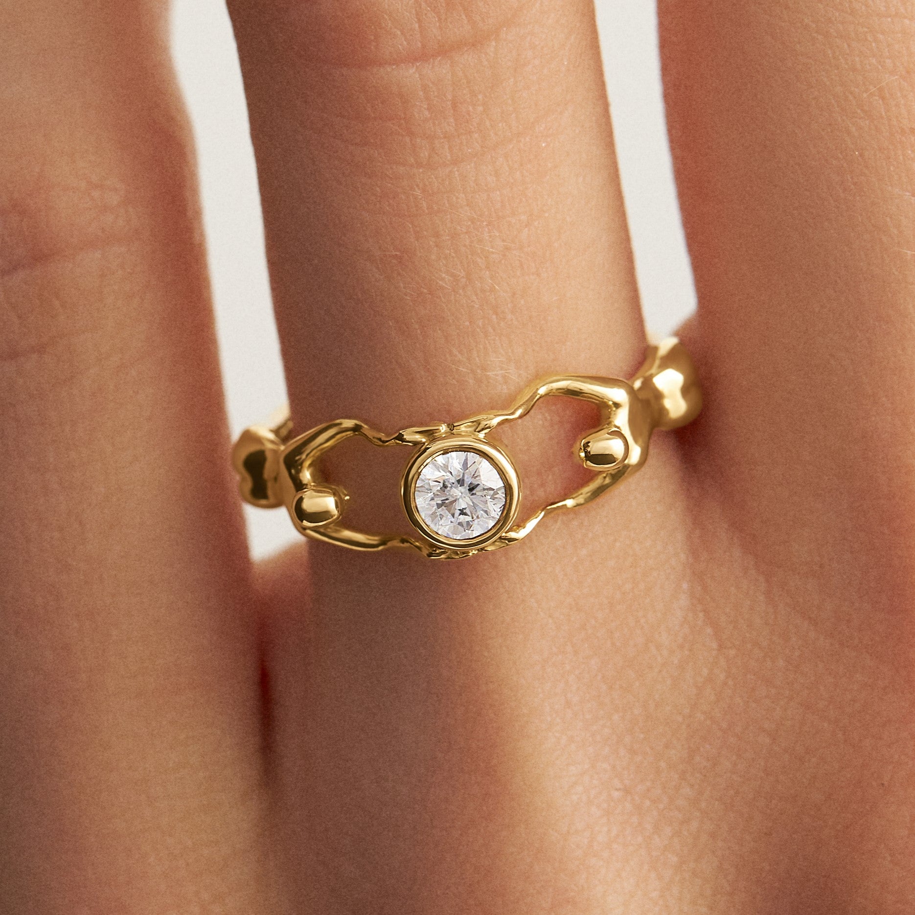 PAOLA-VILAS-ANEL-ALIANCA-DIAMANTE-OURO-18K
