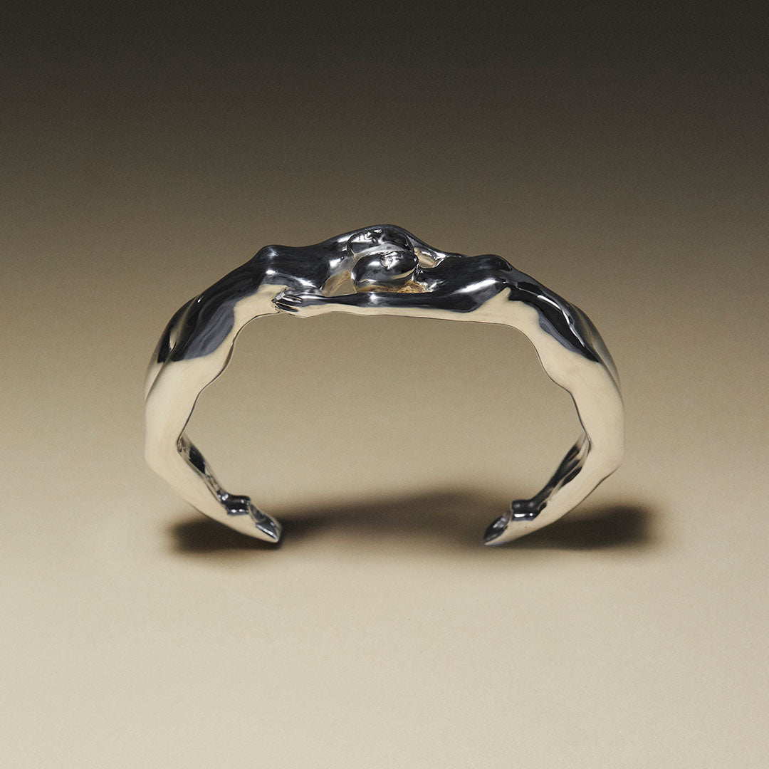 Bracelete em prata 925 de corpos femininos fundidos