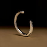 Bracelete surrealista de dedo em prata 925