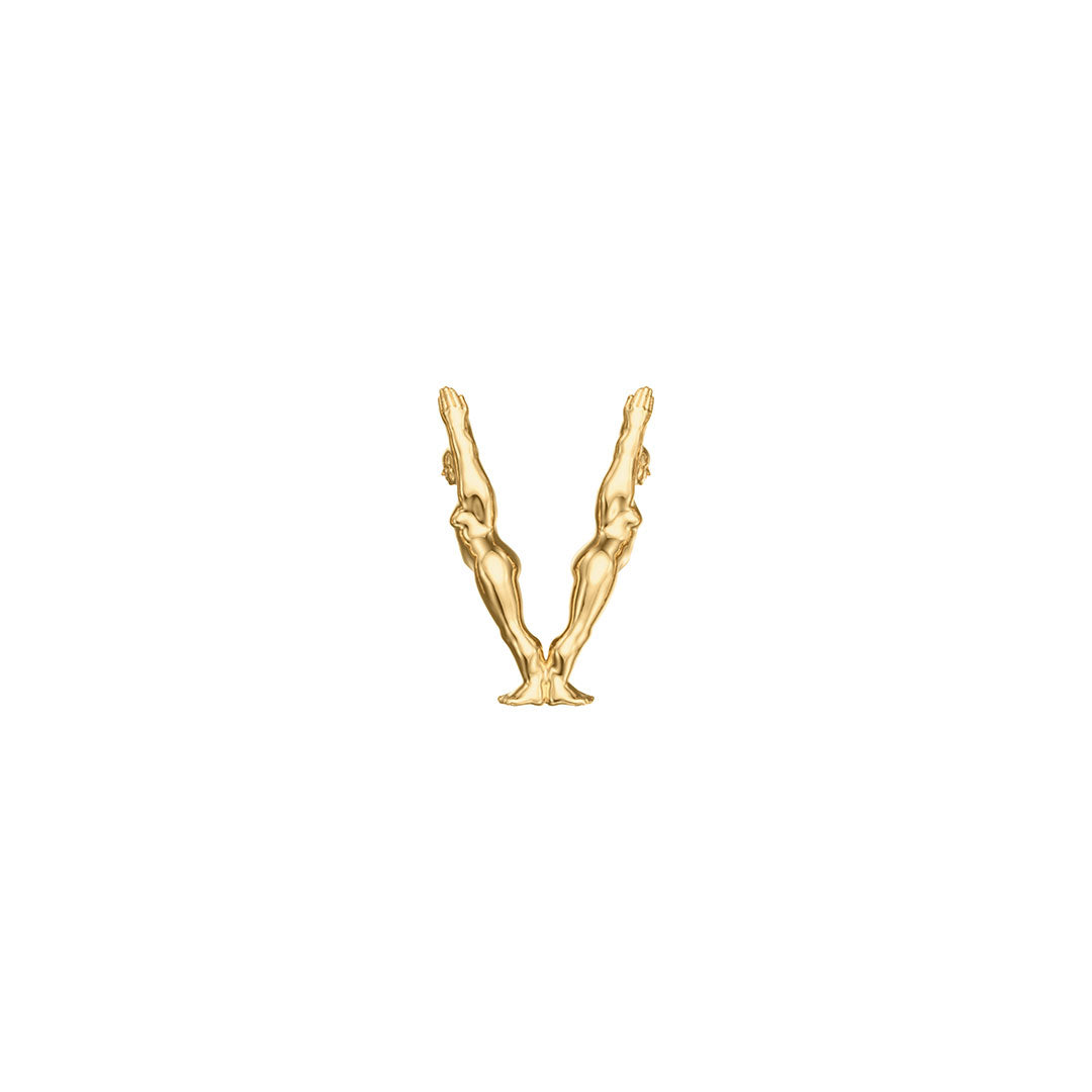 Colar Paola Vilas em ouro 18k letra V com corpos femininos