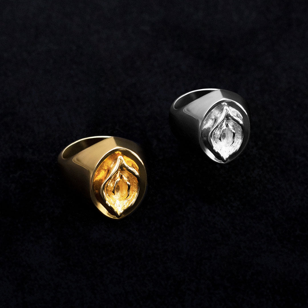 Anéis em prata 925 com banho de ouro 18k de vulvas esculturais