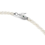 Colar Paola Vilas com fecho de mão em prata 925 adornado com esmeralda e pérolas