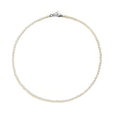 Colar Paola Vilas de pérolas e fecho em prata 925 de mão adornada com esmeralda