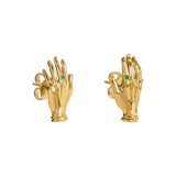 Brinco Paola Vilas de mãos esculturais em prata 925 e banho de ouro 18k adornada com esmeraldas