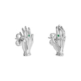 Brinco Paola Vilas de mãos esculturais em prata 925 adornada com esmeraldas