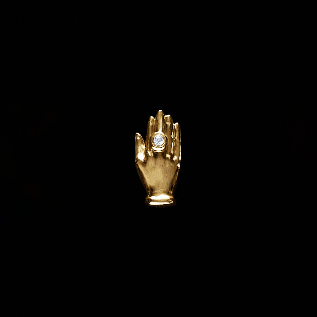 Piercing em ouro 18k mão adornada com diamante